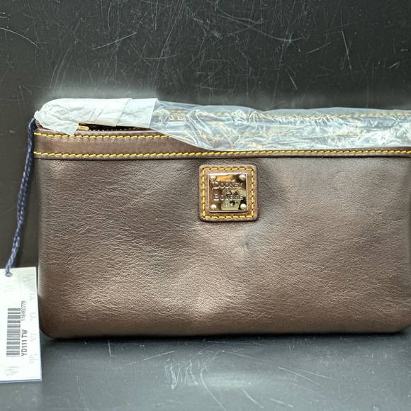 Dooney Bourke Large Slim Wristlet - Picture 14 of 14